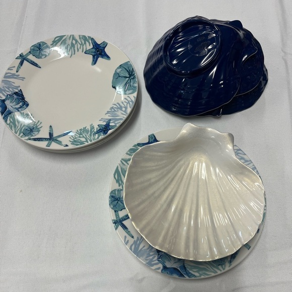 SIGRID OLSEN Melamine scallop Shell Bowls Set of 4 • 6.5” Blue and White Pearl - Picture 2 of 11